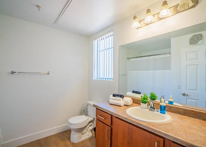 Apartment Modern 1bd Walk To Westgate Pool Gym Wd