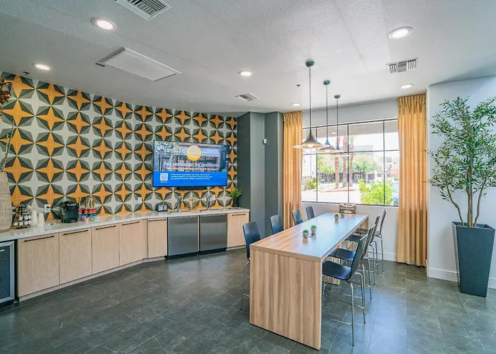 Modern 1bd Walk To Westgate Pool Gym Wd * Glendale