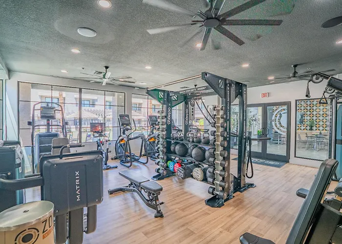 Modern 1bd Walk To Westgate Pool Gym Wd Apartment Glendale