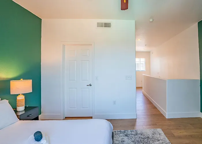 Modern 1bd Walk To Westgate Pool Gym Wd Apartment *