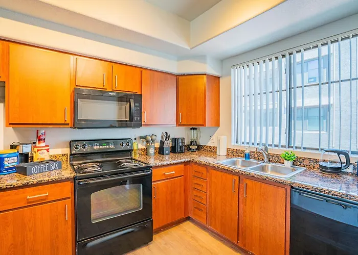 Modern 1bd Walk To Westgate Pool Gym Wd Apartment *