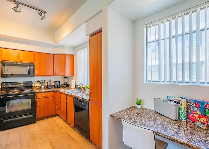 Apartment Modern 1bd Walk To Westgate Pool Gym Wd *