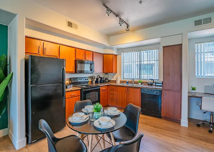Modern 1bd Walk To Westgate Pool Gym Wd *